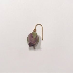 Dauphinette real rosebud lavender earring